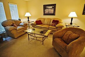 Phoenix Abode w/ Pool Access: Walk to Fashion Park