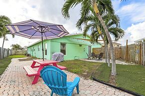 Jensen Beach Home: Walk to Beach Access!