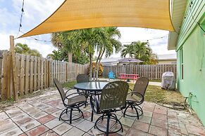 Jensen Beach Home: Walk to Beach Access!