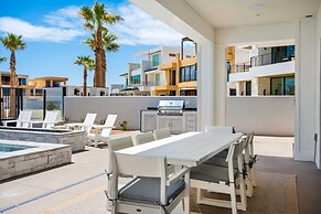 The Beach Front Max 14 Bedroom Home