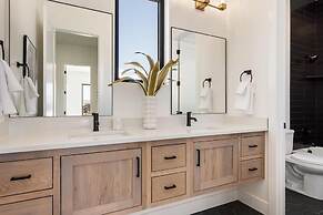 The Beach Front Max 14 Bedroom Home