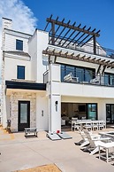 The Beach Front Max 14 Bedroom Home