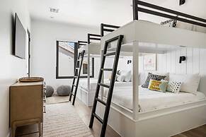 The Beach Front Max 14 Bedroom Home