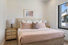 The Beach Front Max 14 Bedroom Home