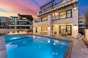 The Beach Front Max 14 Bedroom Home