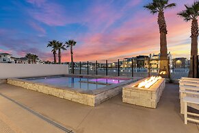 The Beach Front Max 14 Bedroom Home