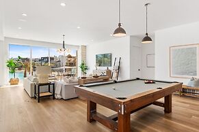 The Beach Front Max 14 Bedroom Home