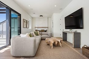 The Beach Front Max 14 Bedroom Home