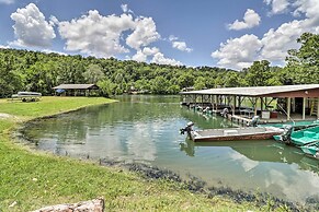 Country-chic Cotter Home w/ Outdoor Living Space!