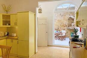 Marina View - Typical sea Front Cospicua