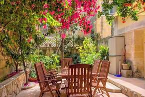 Marina View - Typical sea Front Cospicua