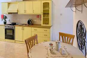 Marina View - Typical sea Front Cospicua