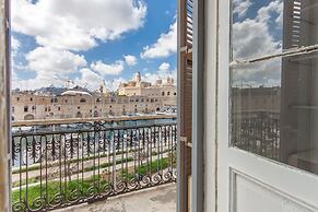 Marina View - Typical sea Front Cospicua