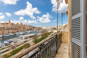 Marina View - Typical sea Front Cospicua