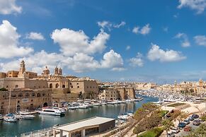Bougainvillea Breeze & Marina View