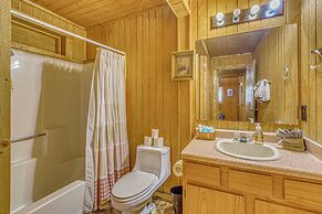 Peaceful & Private Cloudcroft Cabin With Deck!