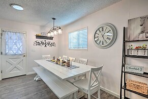Renovated Cottage w/ Fire Pit in Munds Park!