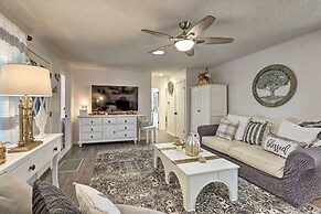 Renovated Cottage w/ Fire Pit in Munds Park!