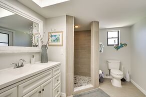 Modern Home w/ Peloton Bike & Grill in Cape Coral!