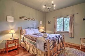 Cripple Creek Mountain Getaway w/ Hot Tub & Views!