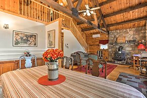 Dog-friendly Cabin: 4 Mi to Shawnee Mtn Ski Area!