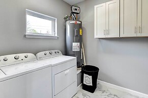 Arlington Home w/ Yard: 2 Mi to At&t Stadium!