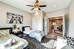 Arlington Home w/ Yard: 2 Mi to At&t Stadium!