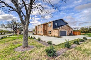 Arlington Home w/ Yard: 2 Mi to At&t Stadium!