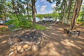Waterfront Great Pond Cottage w/ Hot Tub & Deck!