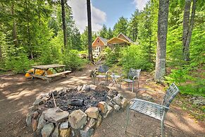 Waterfront Great Pond Cottage w/ Hot Tub & Deck!