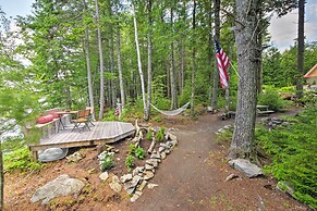 Waterfront Great Pond Cottage w/ Hot Tub & Deck!