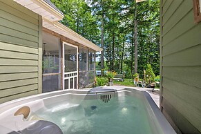 Waterfront Great Pond Cottage w/ Hot Tub & Deck!