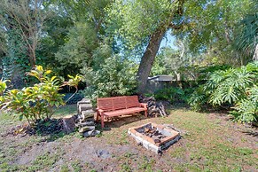 2 Mi to Riverwalk: Palmetto Gem w/ Fire Pit & BBQ