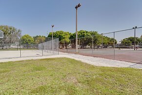 2 Mi to Riverwalk: Palmetto Gem w/ Fire Pit & BBQ