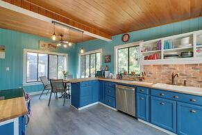 2 Mi to Riverwalk: Palmetto Gem w/ Fire Pit & BBQ