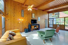 2 Mi to Riverwalk: Palmetto Gem w/ Fire Pit & BBQ