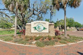 2 Mi to Riverwalk: Palmetto Gem w/ Fire Pit & BBQ