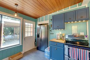 2 Mi to Riverwalk: Palmetto Gem w/ Fire Pit & BBQ