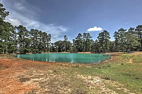 Tranquil Plantersville Cabin: Farm Animals On-site