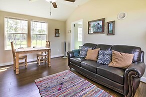 Tranquil Plantersville Cabin: Farm Animals On-site