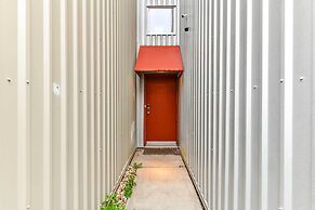 Modern Houston Townhome: 5 Miles to Downtown!