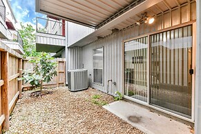 Modern Houston Townhome: 5 Miles to Downtown!