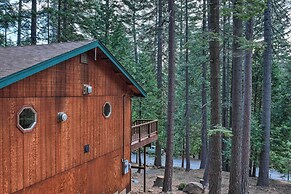 4 Mi to Big Tree State Park: Serene Cabin w/ Deck