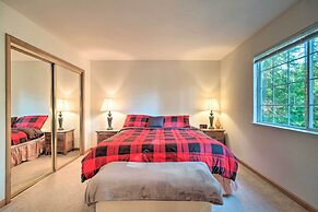 4 Mi to Big Tree State Park: Serene Cabin w/ Deck