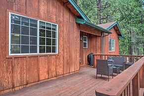 4 Mi to Big Tree State Park: Serene Cabin w/ Deck