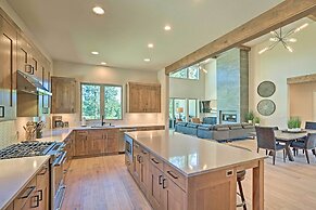 Mountain-base Lodge: 6 Miles to Downtown Bend