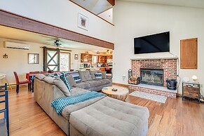 Fire Pit & Gas Grill: Charming Poconos Abode!