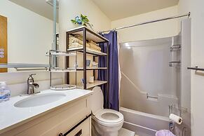 Fire Pit & Gas Grill: Charming Poconos Abode!