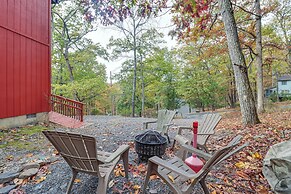 Fire Pit & Gas Grill: Charming Poconos Abode!