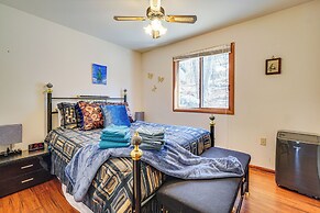 Fire Pit & Gas Grill: Charming Poconos Abode!